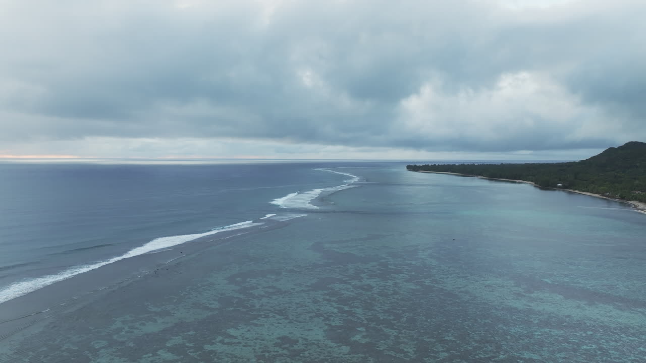 Tracking overview of waves along coastal fringing reef protecting waters in Rarotonga Cook Islands
