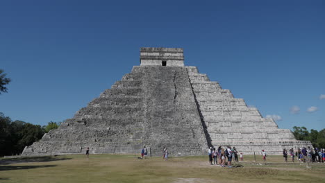 timelapse hyperlapse chichen itza pyramid in quintana ro mexico, turistic places of mexico, historic places of mexico