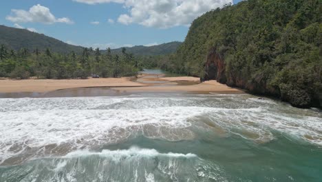 Tranquil-Scenic-Of-Estuary-On-The-Ocean-Shore-Of-Rio-San-Juan-During-Daytime-In-Samana,-Dominican-Republic