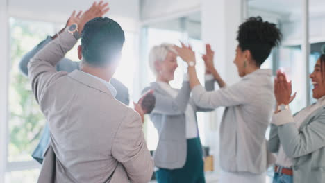 High-Five,-Team-Und-Unterstützung-Mit-Geschäftsleuten