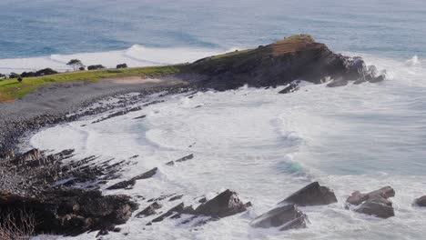 White-Waves-At-Crescent-Head-Beach---Surfing-Paradise---Sydney,-New-South-Wales,-Australia