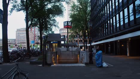 amsterdam metro entrance