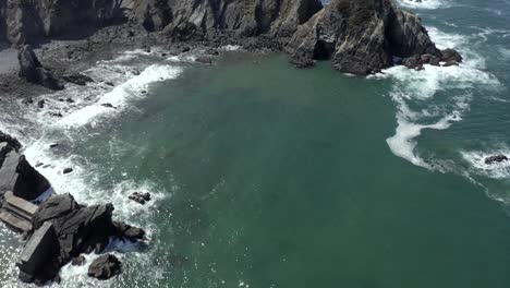 hermosa foto reveladora desde los acantilados de zambujeira, portugal