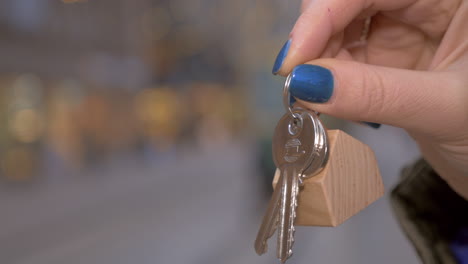 house keys as real estate symbol