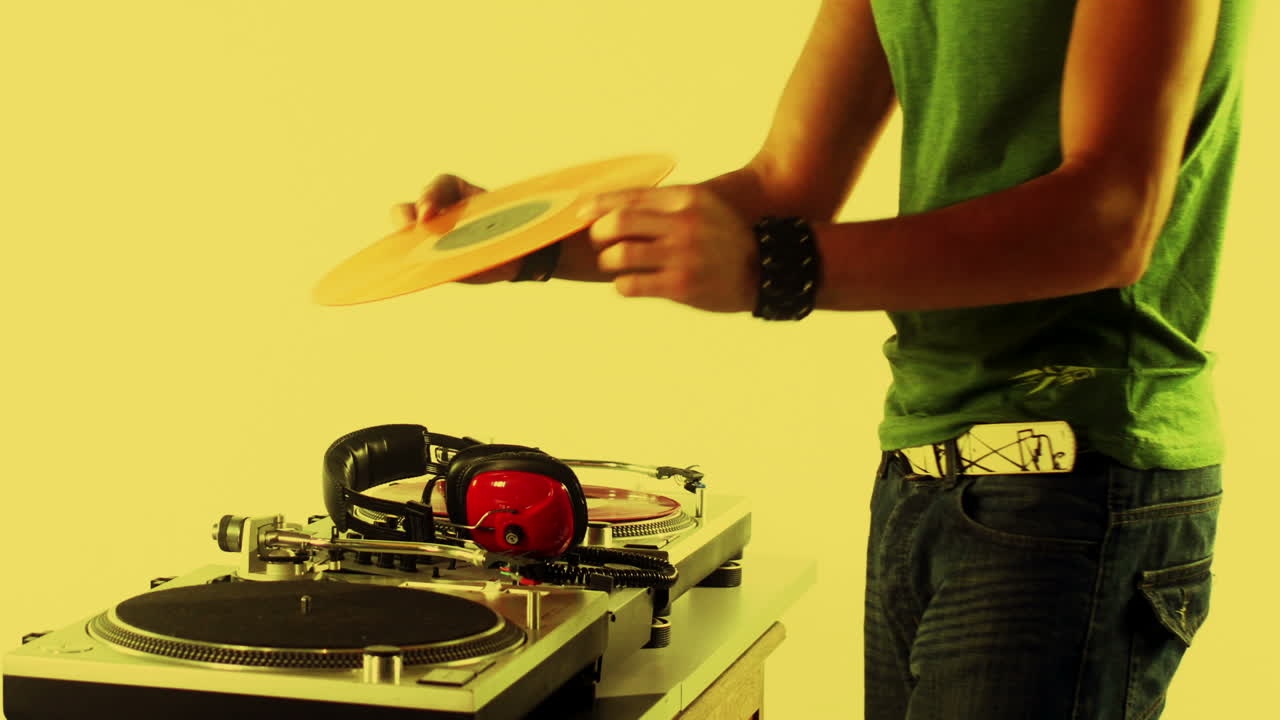 Uomo Retro DJ 39