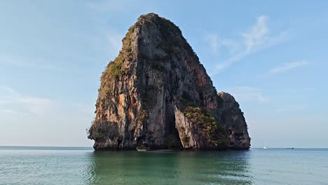 rock in the middle of phra nang beach