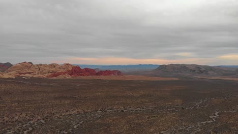 área-De-Conservación-Nacional-Del-Cañón-De-Roca-Roja-Vista-De-La-Montaña