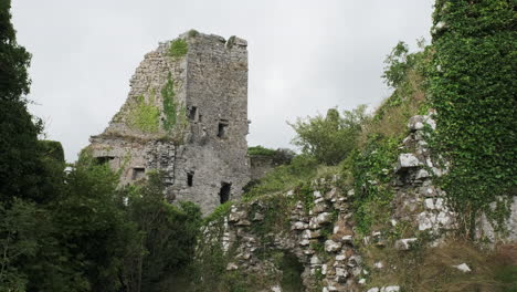 ruinas de un castillo medieval en irlanda