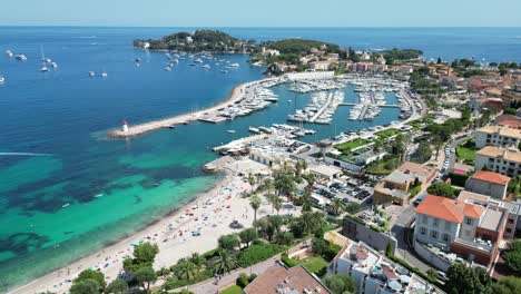 Absteigende-Luftaufnahme-Von-Beaulieu-sur-Mer,-Frankreich