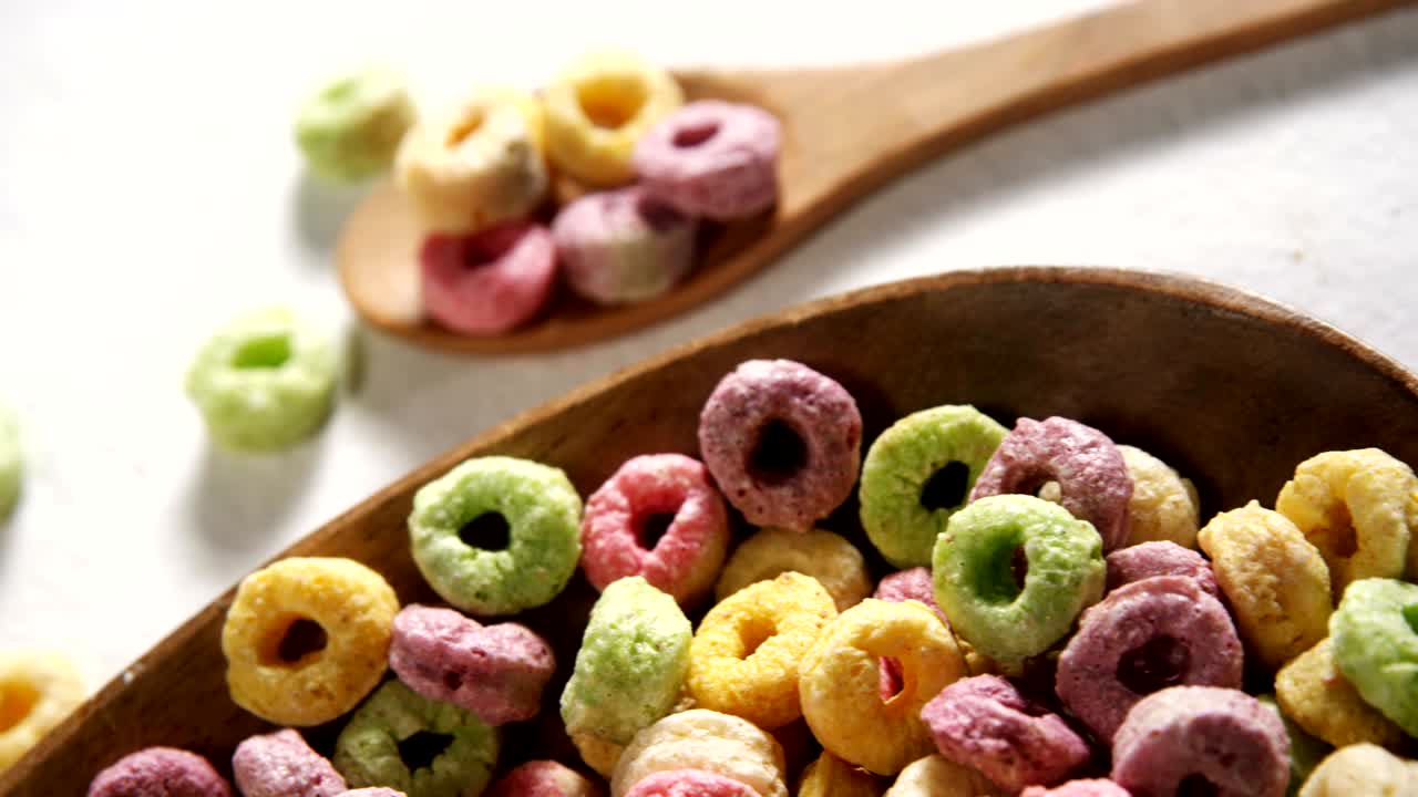 접시 4k에 froot 루프