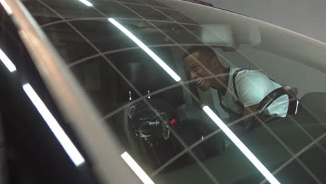 limpieza del interior del automóvil por un profesional