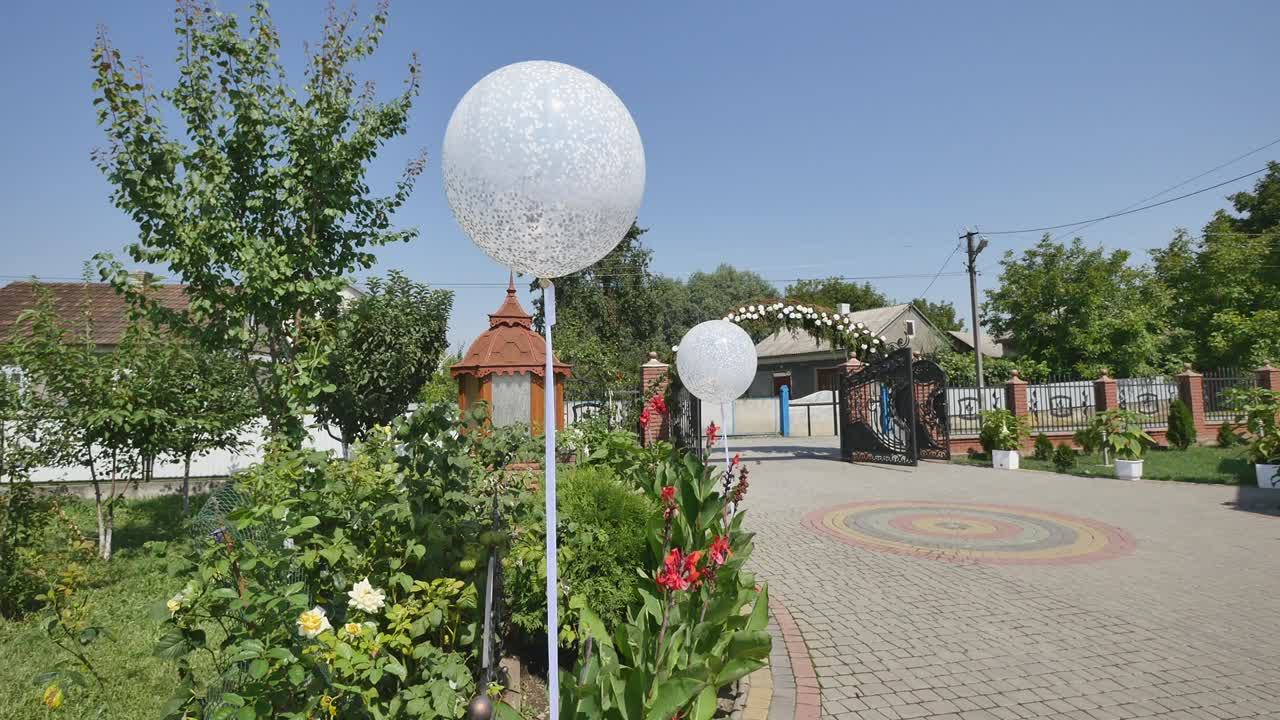 disparo de la propiedad de la casa durante una fiesta de bodas