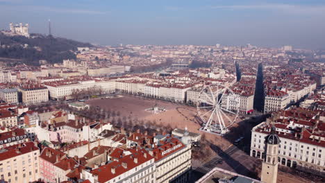 Plaza-Peatonal-Más-Grande-De-Europa---Place-Bellecour,-Lyon,-Francia