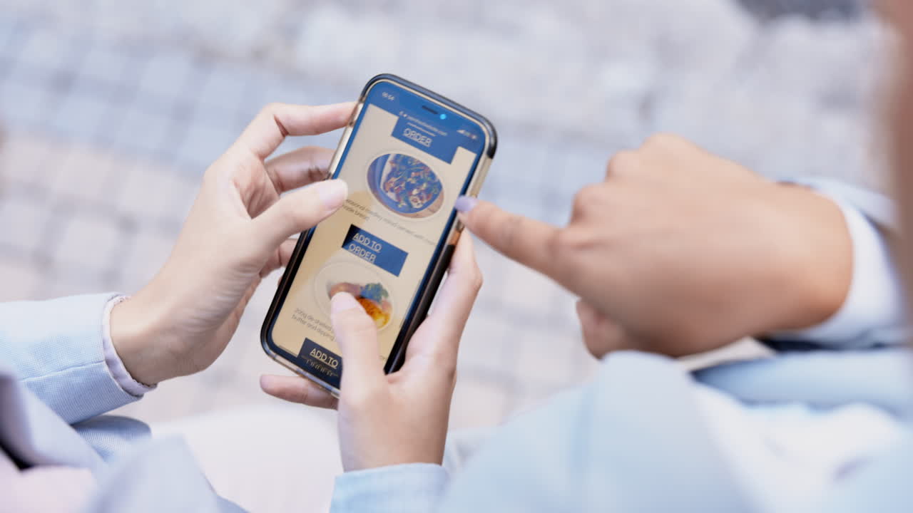 manos, teléfono y pedido de compras en línea de alimentos