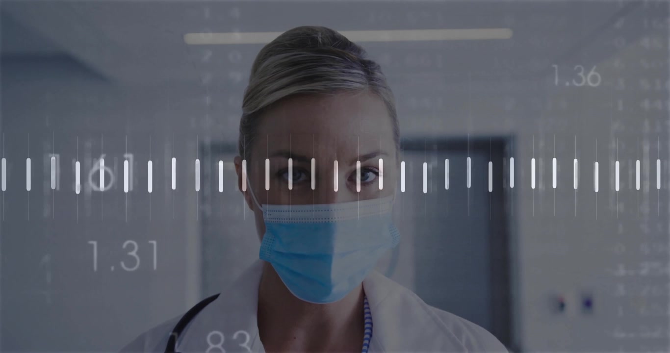 Médico con mascarilla y bata de laboratorio levantando la vista en un pasillo médico mientras una forma de onda reacciona a la alimentación de datos