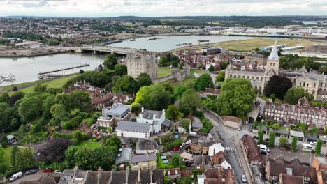 la ciudad de rochester, kent, reino unido, drone, imágenes aéreas en 4k.