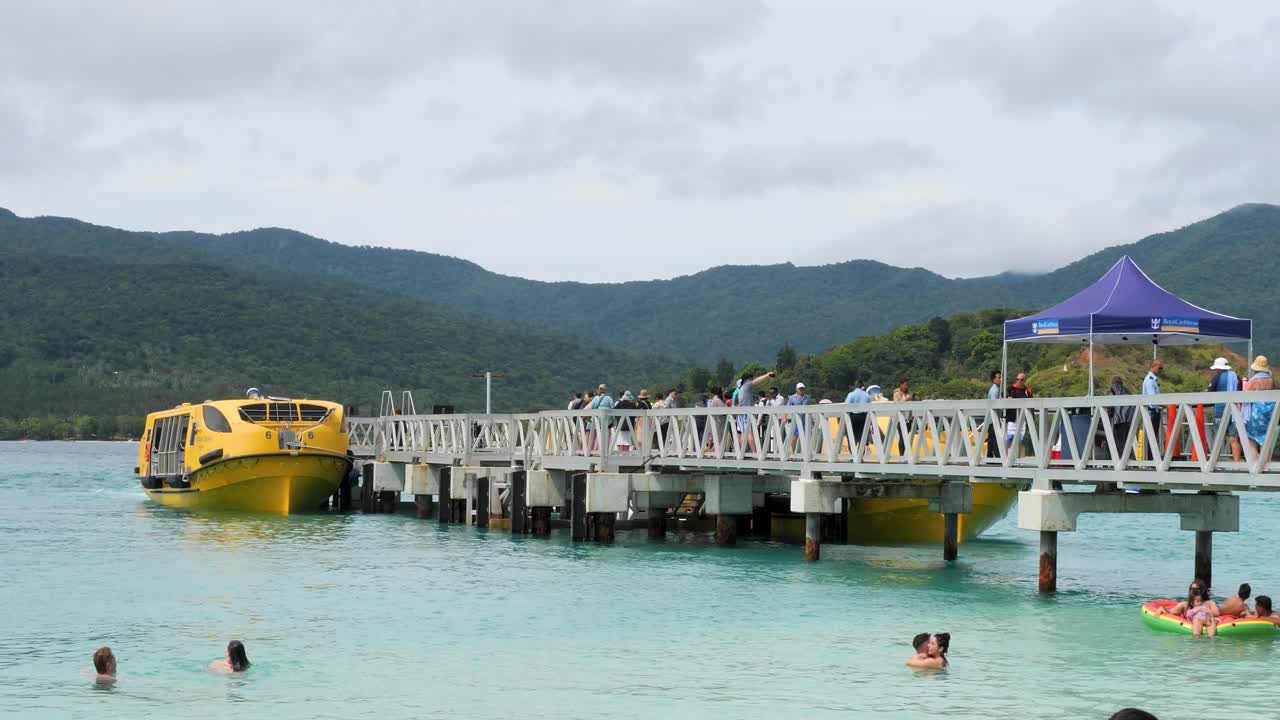 Lifeboat of a cruise ship bringing passengers to the beach of Mystery Island,Vanuatu.