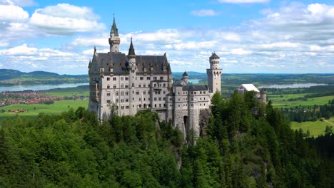 Castillo-De-Neuschwanstein-Alpes-Bávaros-Alemania