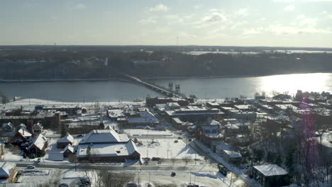 Wintermorgen-In-Stillwater,-Minnesota-Mit-Blick-Auf-St.