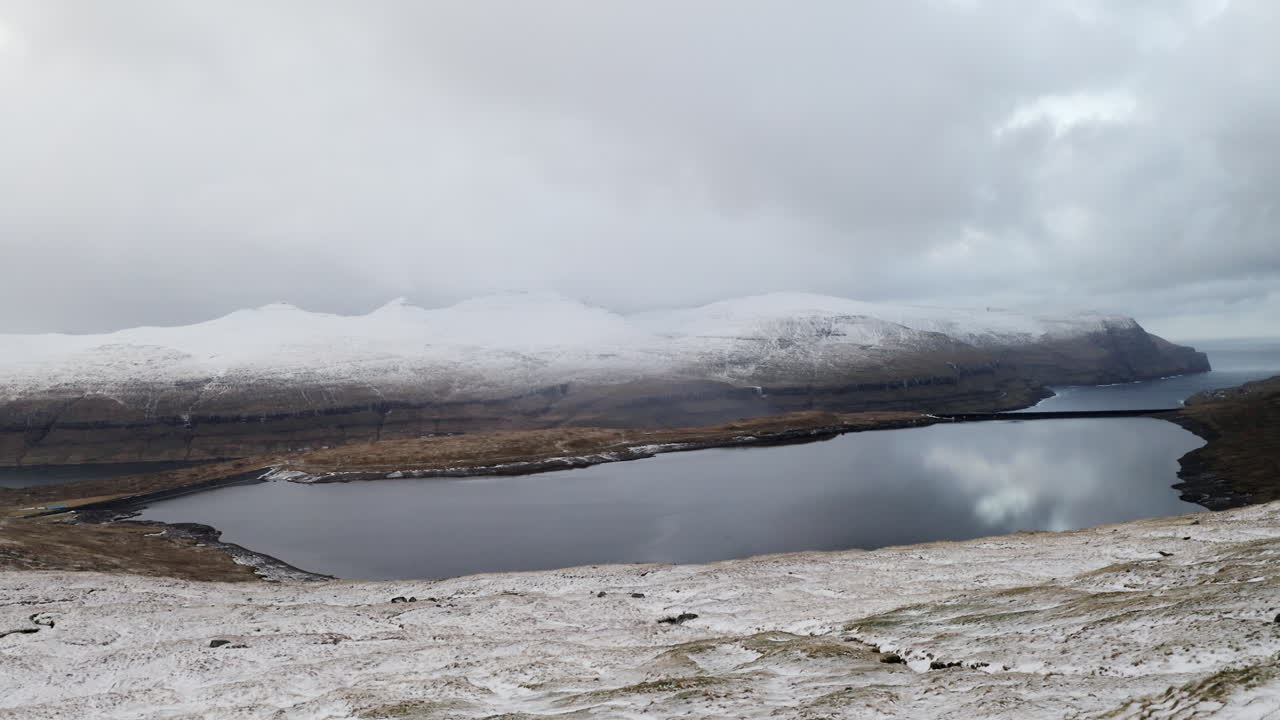 페로 제도, 아름다운 호수와 산의 4k 공중