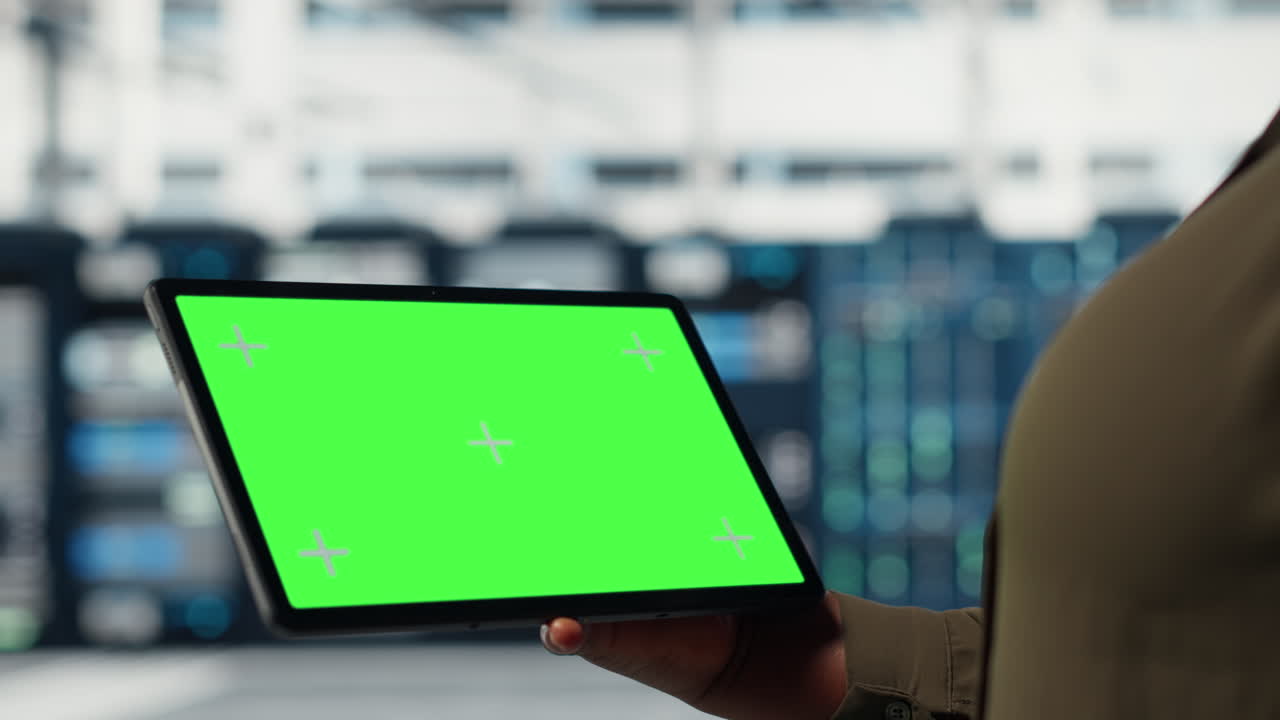 Server room admin uses isolated screen tablet to increase workload capacity