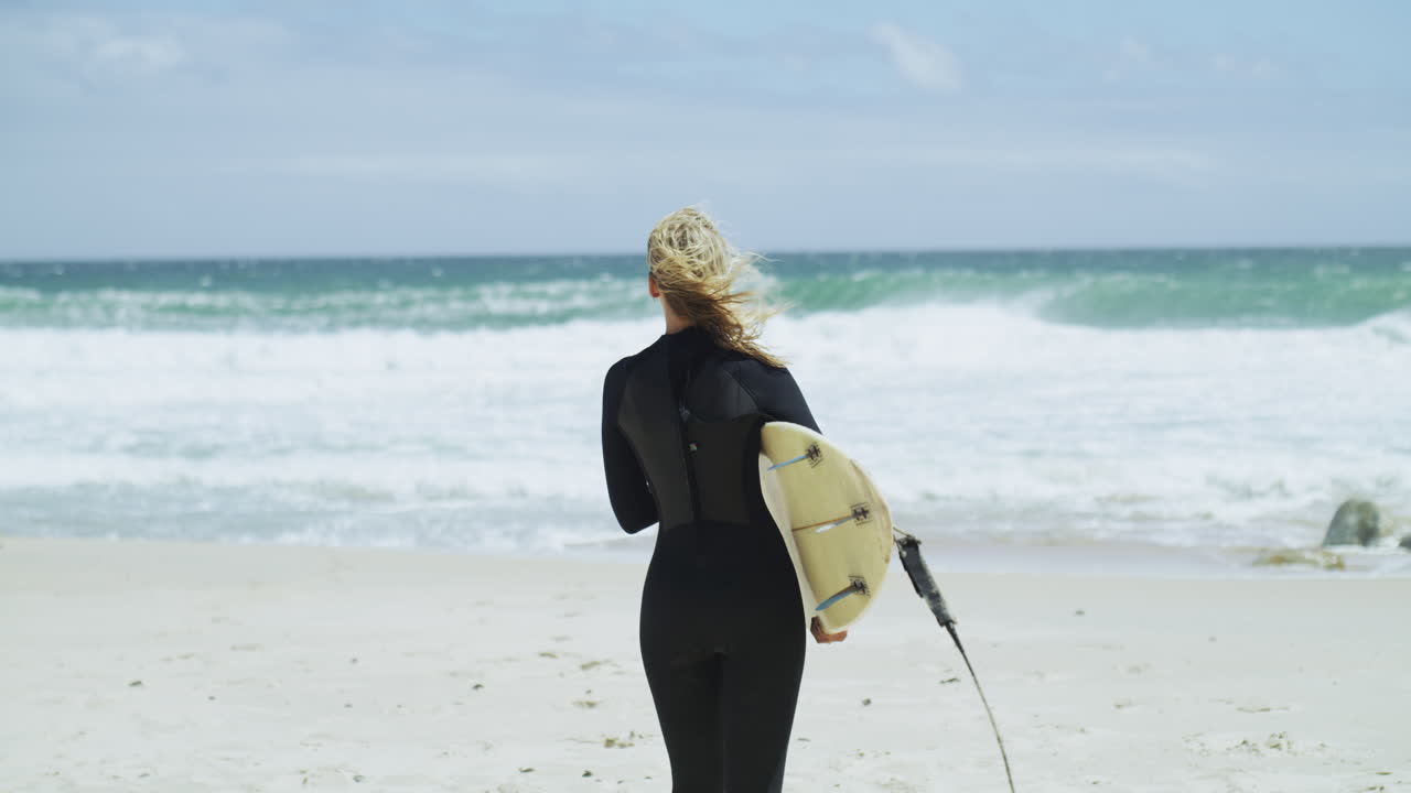 파도는 오늘  ⁇  좋아 보입니다.