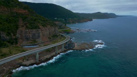 Famoso-Puente-Sea-Cliff-Bridge-Lawrence-Hargrave-Drive-Cerca-De-Sydney,-Australia
