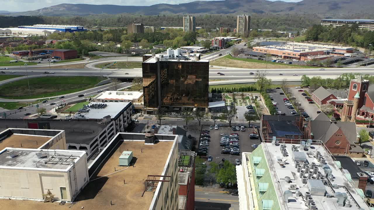 Stunning 4K drone footage of Downtown Chattanooga, TN, showcasing historic buildings and vibrant cityscapes. Ideal for travel, history, or urban lifestyle projects