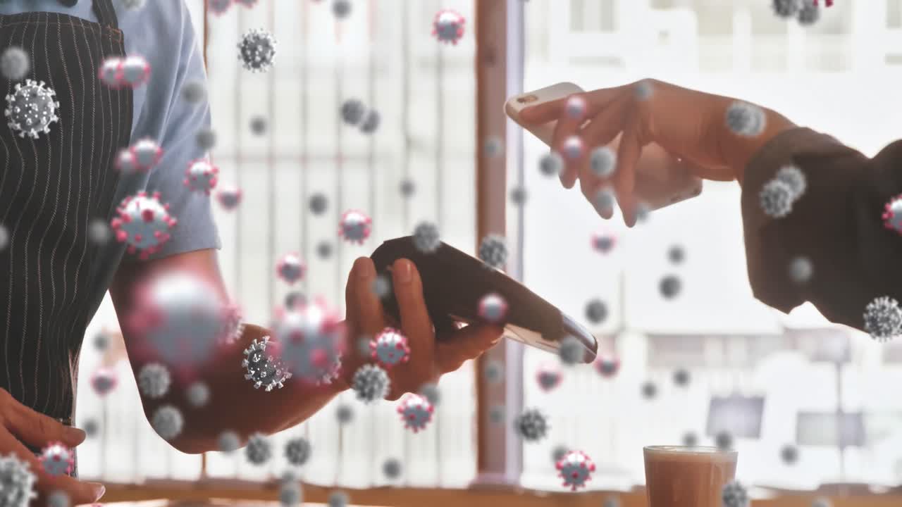 코로나바이러스 세포가 확산되는 애니메이션 고객이 접촉없는 결제를 합니다.