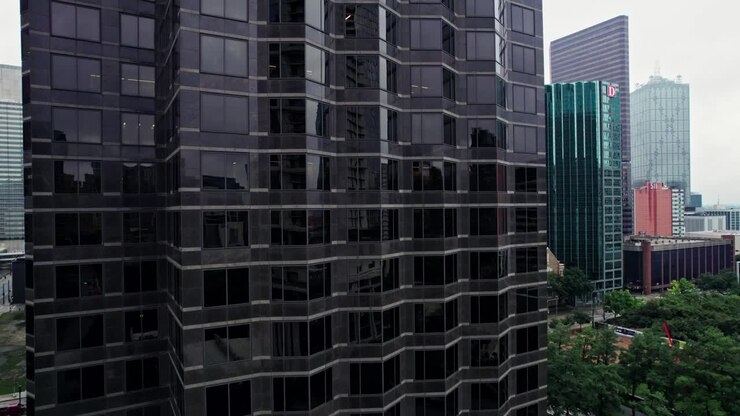 Horizonte da Cidade com Arquitetura Moderna e Tradicional