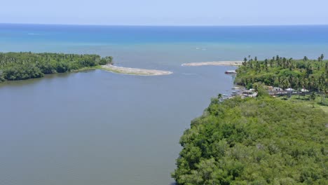 desembocadura del río soco, san pedro de macoris en república dominicana