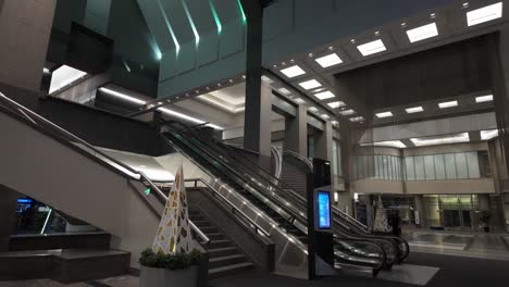 le 1000, atrium and escalators in montreal's iconic downtown skyscraper