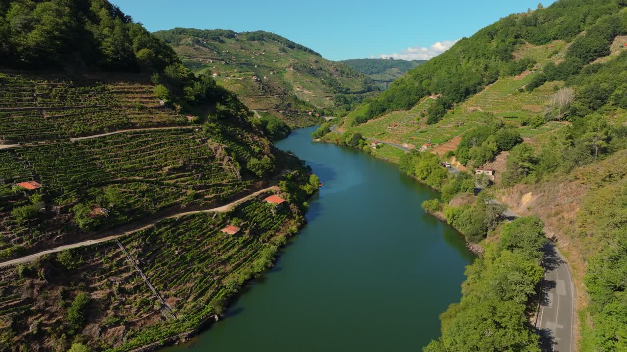 Vista Aerea del Fiume Minho Tra le Montagne a Lugo, Spagna