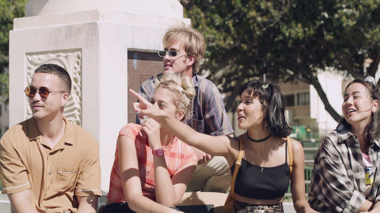 태양이 뜨면 친구들이 어울립니다.