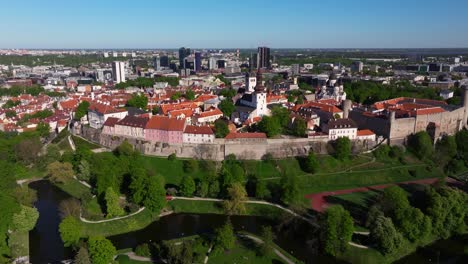 Historic-Walls-of-Tallinn,-Estonia---Scenic-Establishing-Drone-Shot