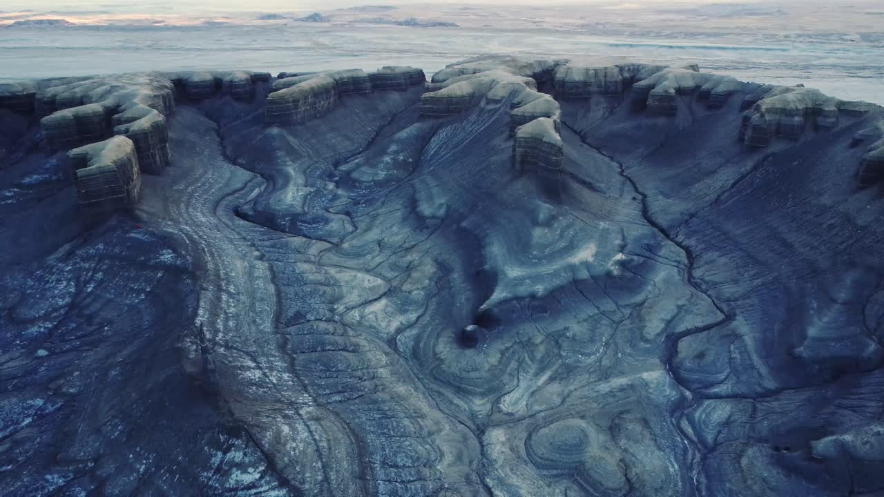 pintoresco paisaje de cañón rocoso con varias formaciones en hanksville