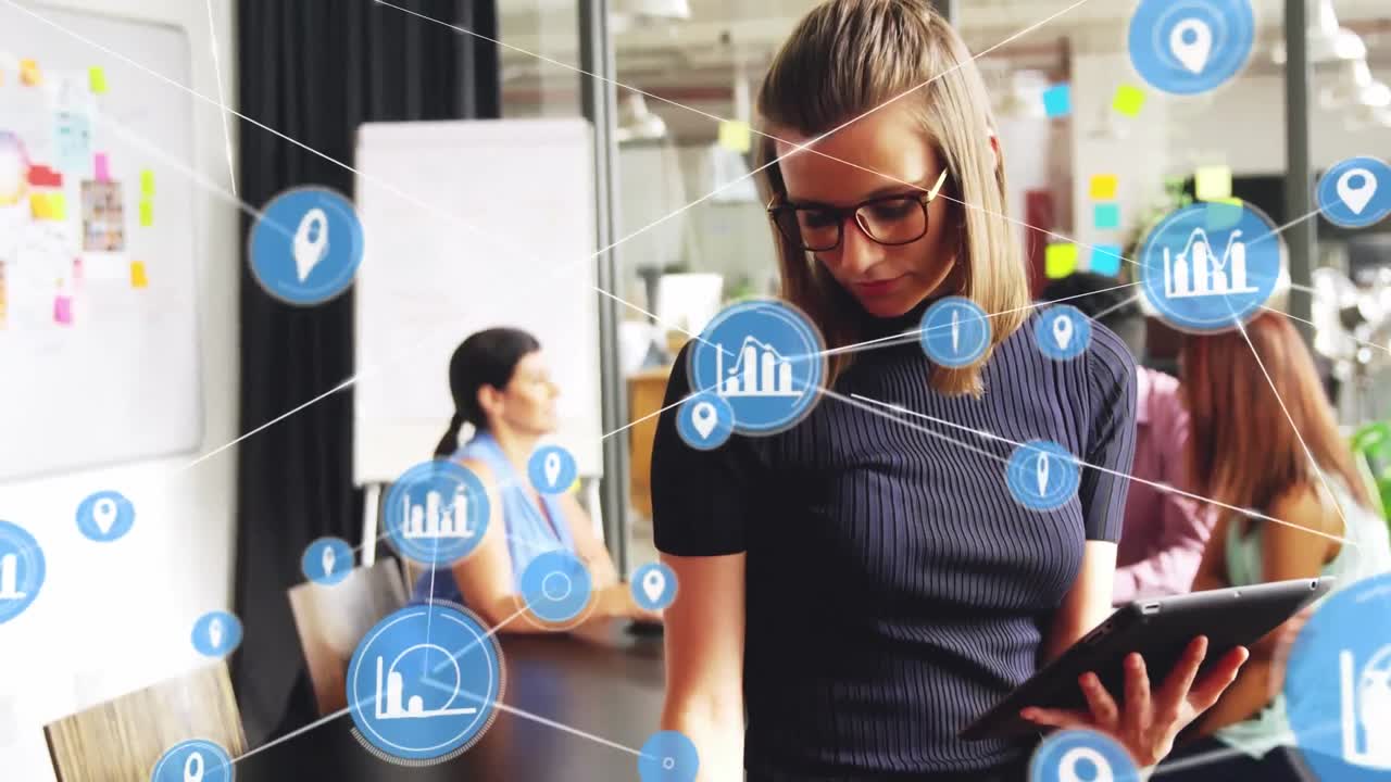 animación de la red de conexiones entre diversas personas de negocios en la oficina