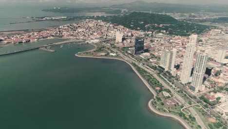 Drone-footage-of-Panama-city-coast-line-during-a-regular-afternoon-day