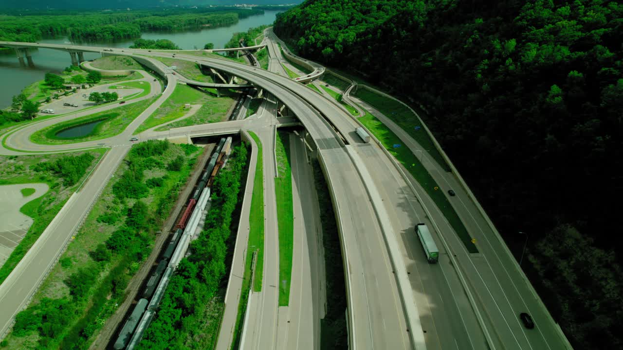 Aerial view of the Dresbach Bridge in the USA, highlighting urban infrastructure and connectivity.