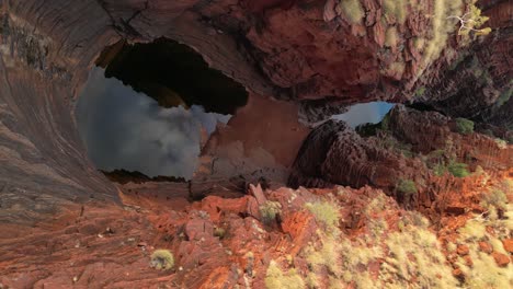 Joffre-Gorge-at-sunset-in-dry-season,-Karijini-in-Western-Australia