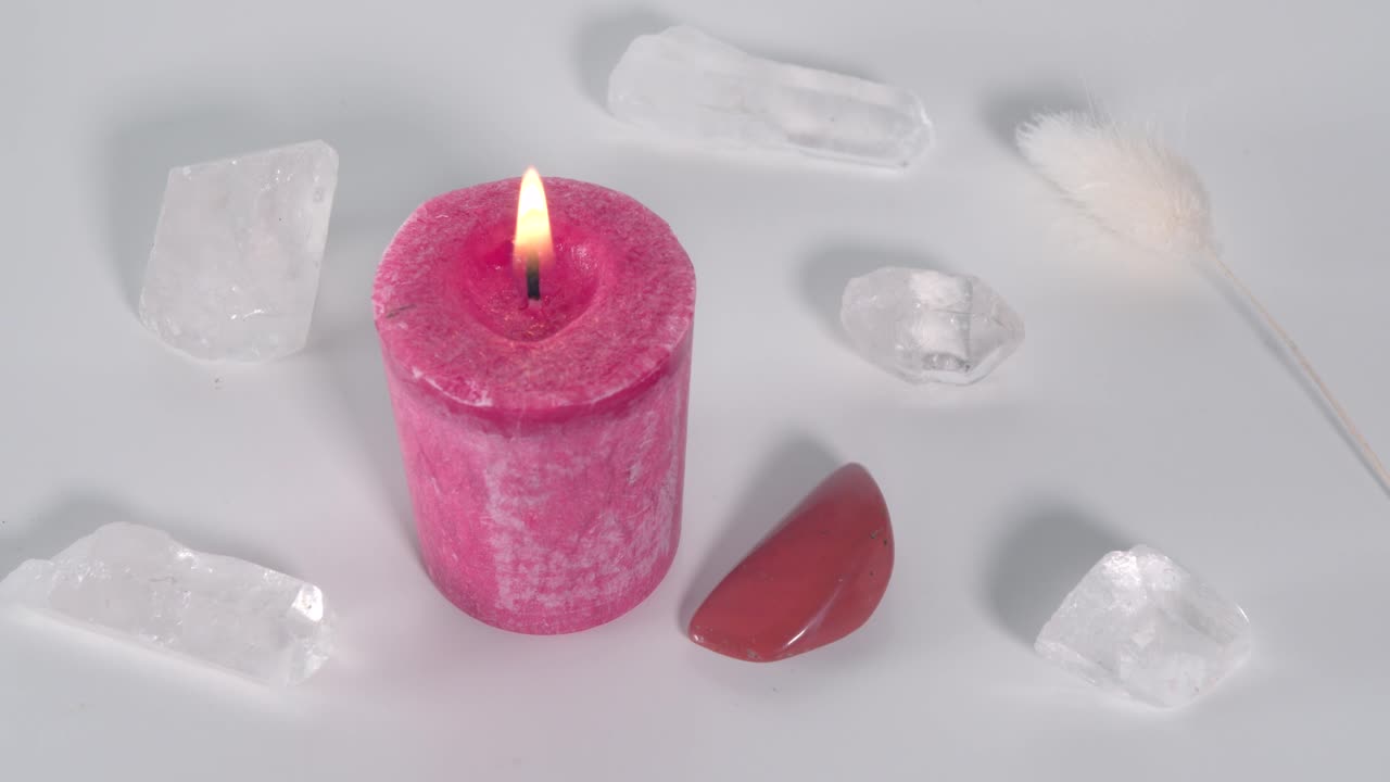 Root chakra candle with red jasper and clear quartz