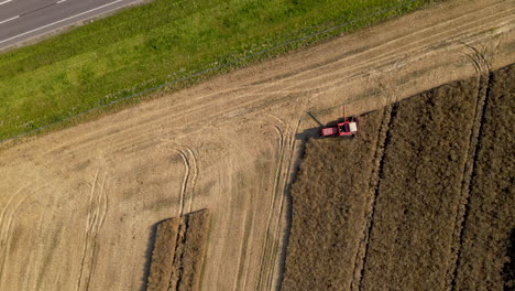 Desgarradora-Superficie-Dura-Del-Suelo-Mlynary-Polonia-Sector-Agri