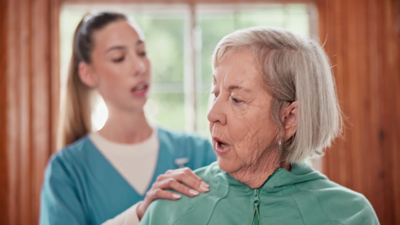 고령 여성, 어깨 통증