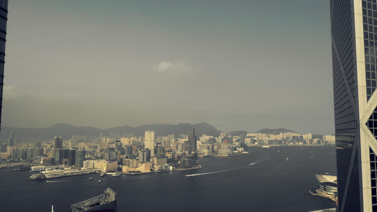 esta es nuestra definición de negocios y placer.