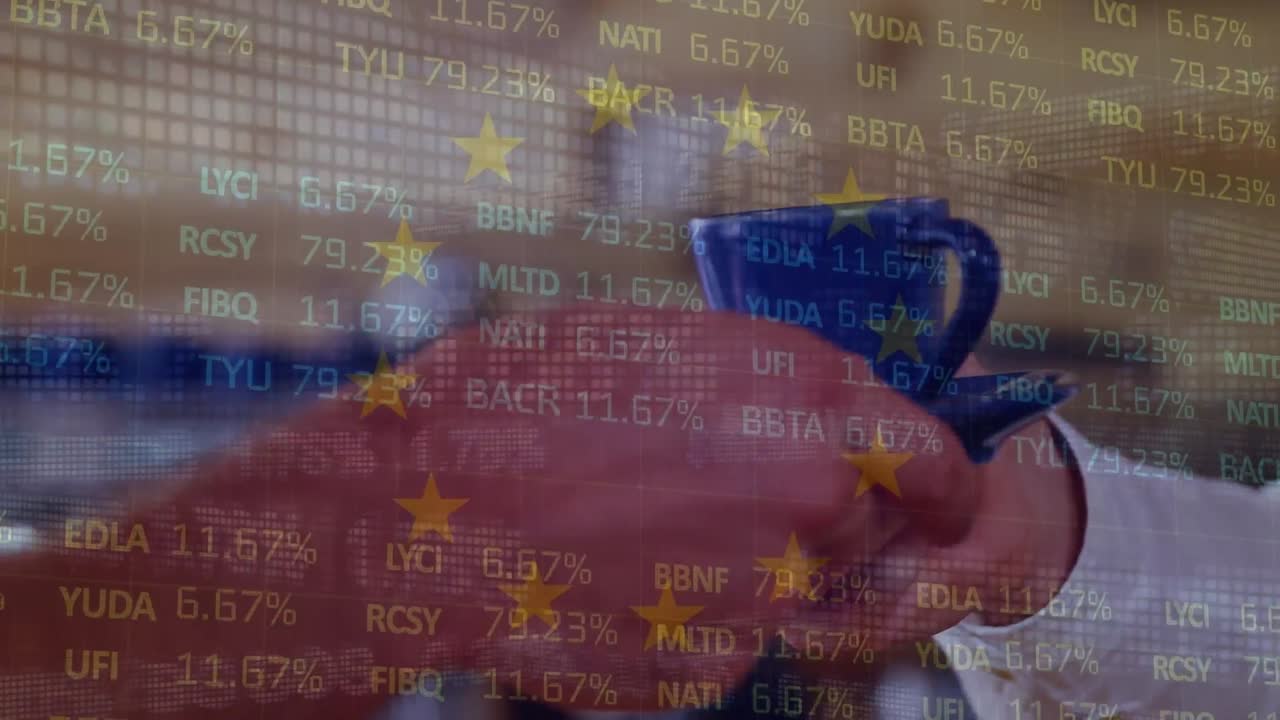 데이터 처리 및 eu  ⁇ 발의 애니메이션과 커피 컵을 주는 손