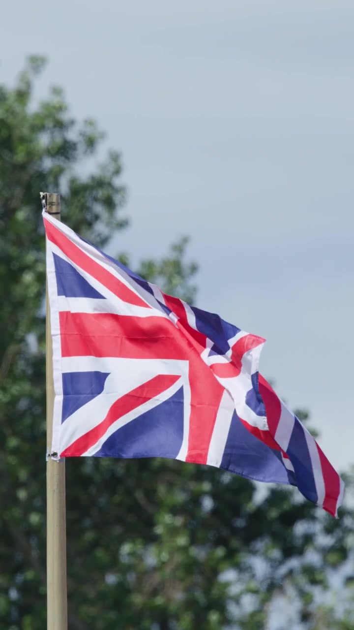Quốc kỳ Anh (Union Jack) tung bay trong gió