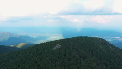 Monte-Agradable-Durante-Una-Tarde-De-Verano