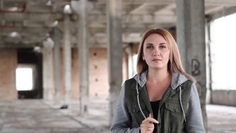 a ukrainian girl sings on the ruins of war