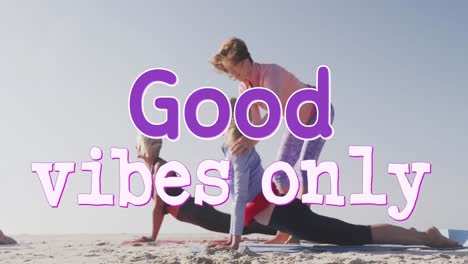 animación de texto sólo buenas vibraciones, en púrpura y blanco, sobre mujeres haciendo ejercicio en la playa