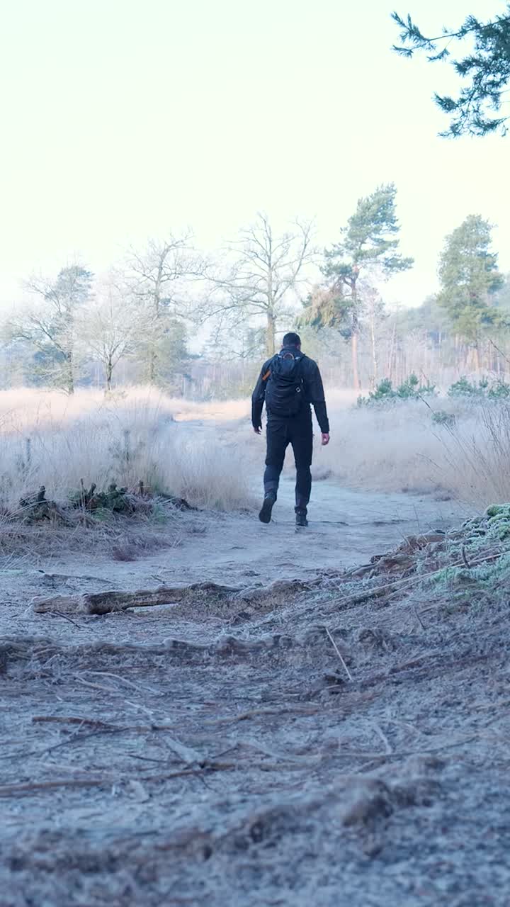 얼어붙은 겨울 산책